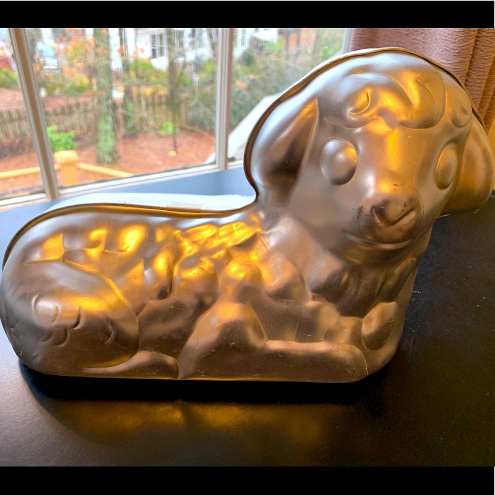 Wilton Lamb Cake Pan with Instruction Booklet